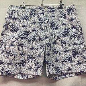 Navy Floral Vineyard Vines men’s size 34 shorts